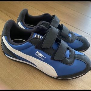 Boys sneakers Sz 1 1/2